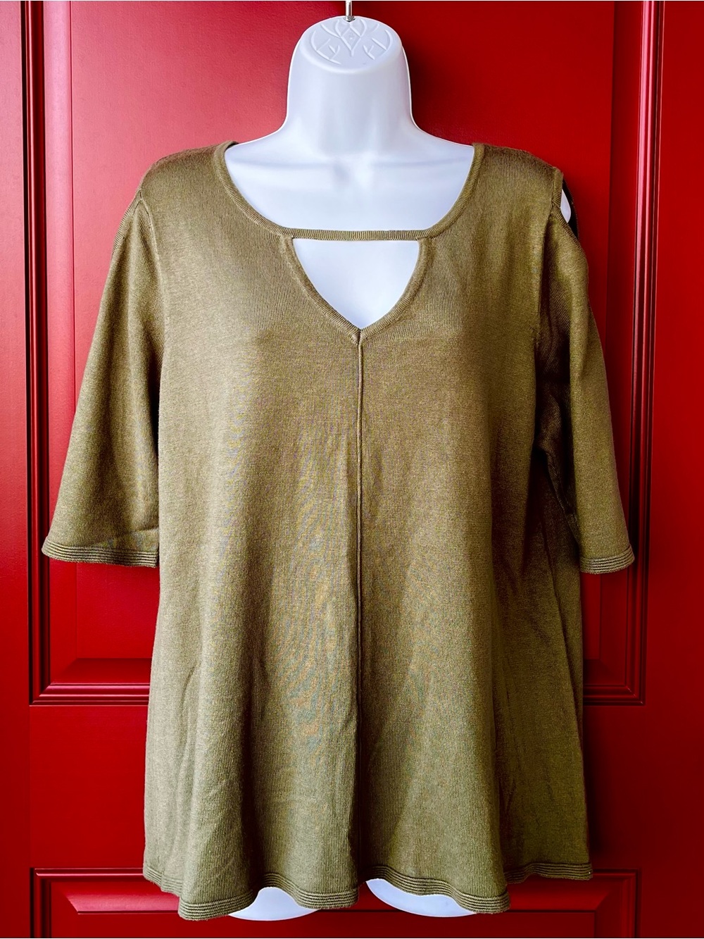 NWOT Joseph A Cut Out Sweater